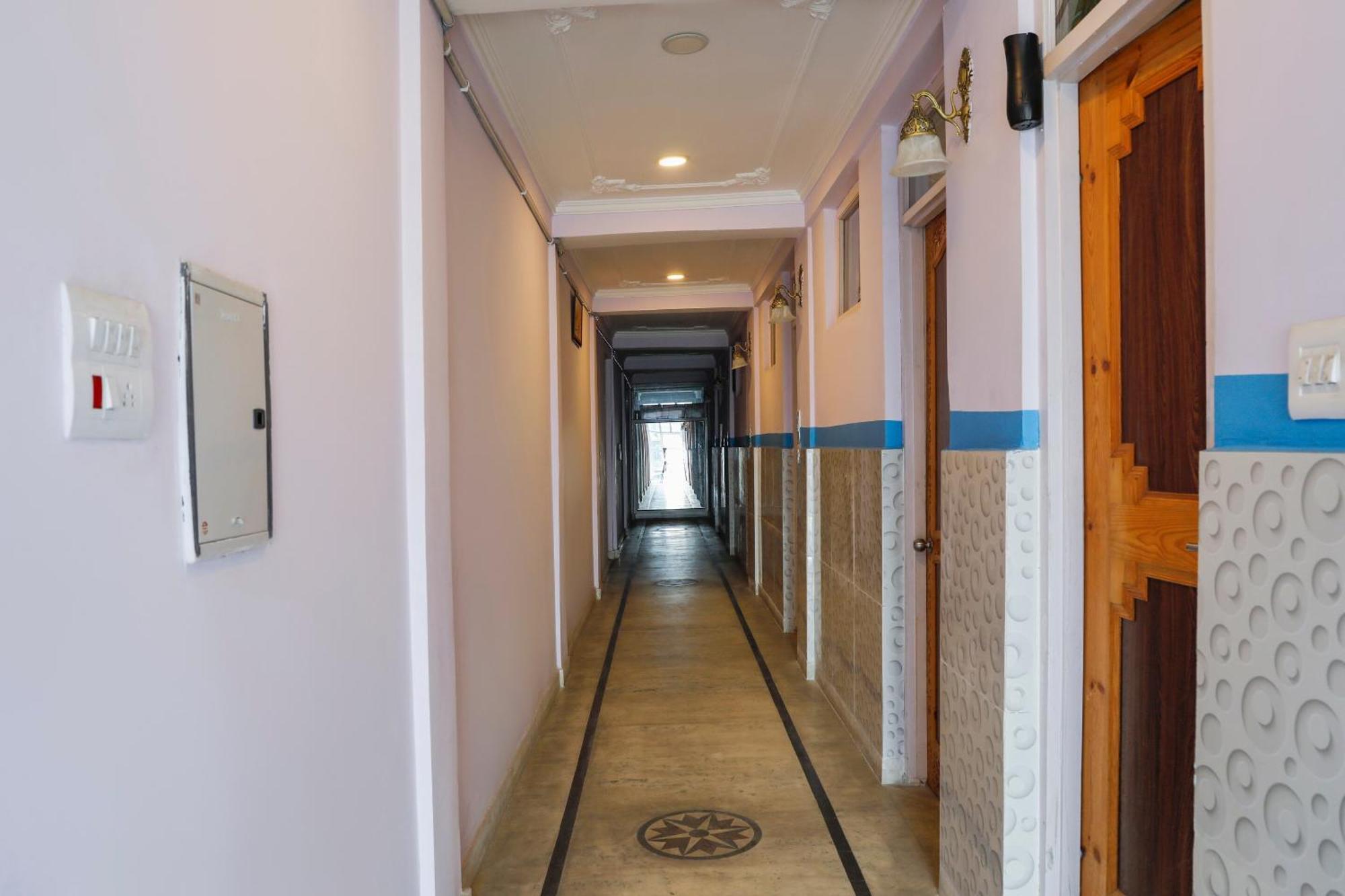 Capital O Sobo Central Srīnagar Zewnętrze zdjęcie